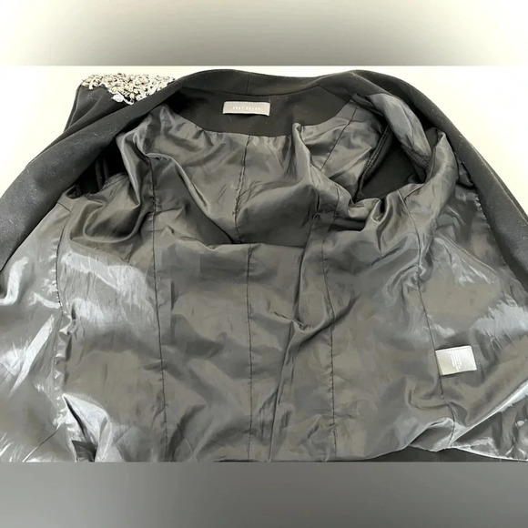 Suzy Shier/💰2 FOR $10💰Black detailed shoulder blazer/ Size US M - Picture 6 of 10